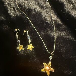 Gold iridescent Starfish Necklace and Earring Set